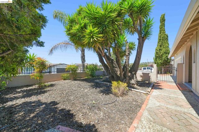 724 Lockwood Dr., Vallejo, CA 94591