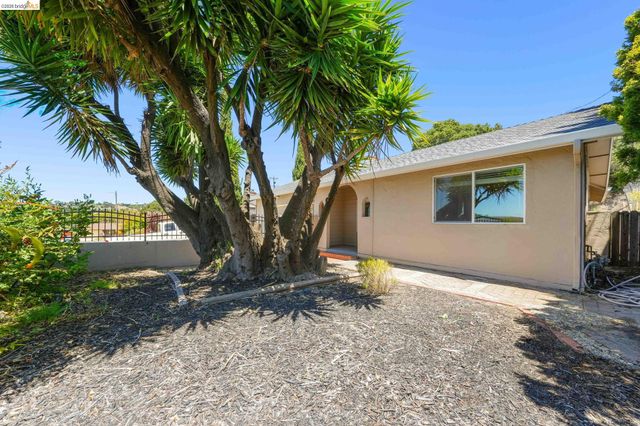 724 Lockwood Dr., Vallejo, CA 94591