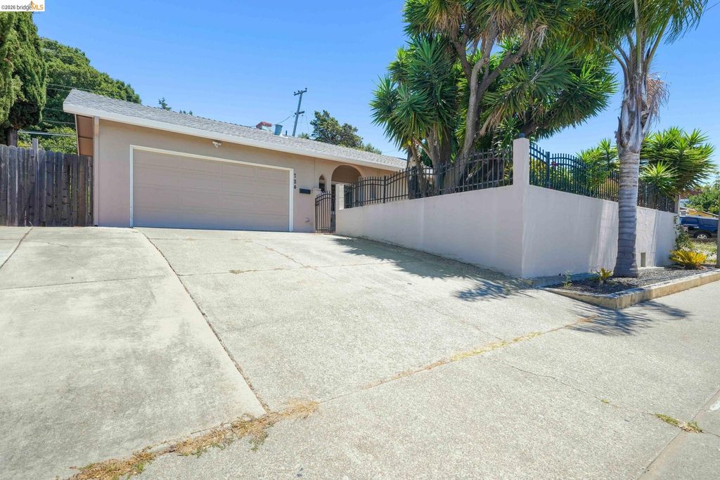 724 Lockwood Dr., Vallejo, CA 94591