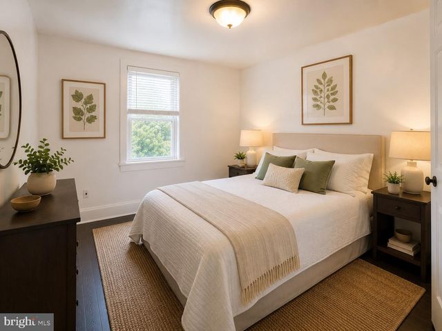 326 E LINDEN ST, Kennett Square, PA 19348