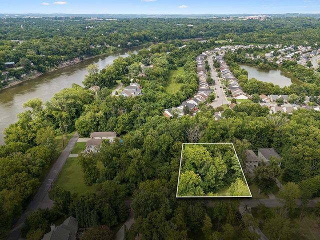 2121 Wooddale Ln, Nashville, TN 37214