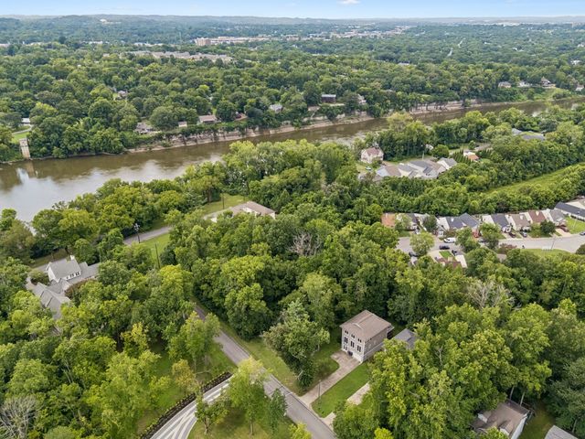 2121 Wooddale Ln, Nashville, TN 37214