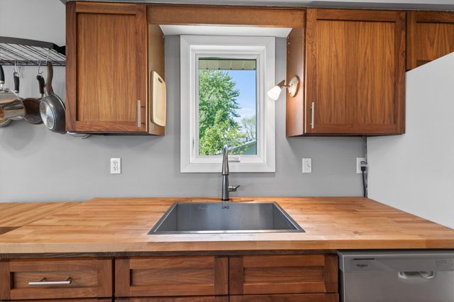 1030 Whitney Drive, Apple Valley, MN 55124