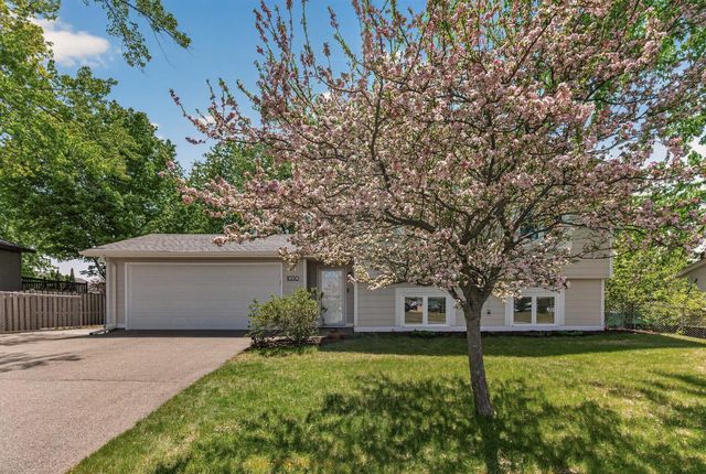 1030 Whitney Drive, Apple Valley, MN 55124