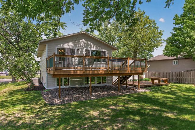 1030 Whitney Drive, Apple Valley, MN 55124