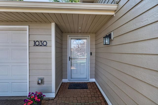 1030 Whitney Drive, Apple Valley, MN 55124