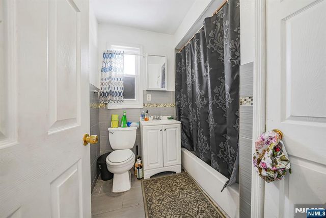 352 12th Street, Newark, NJ 07107