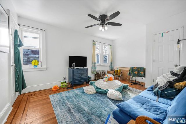 352 12th Street, Newark, NJ 07107