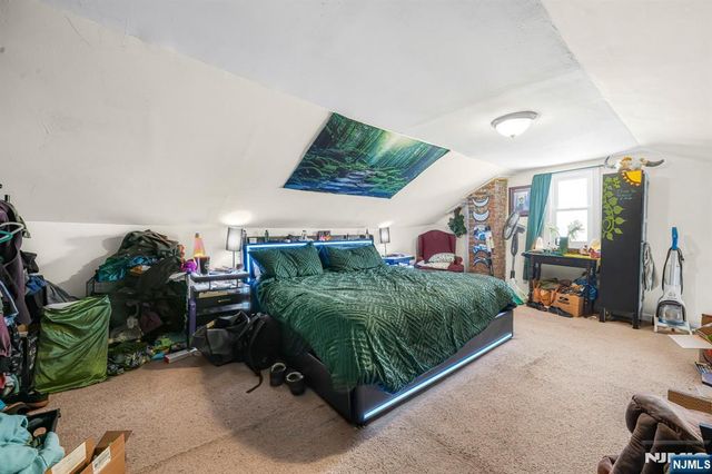 352 12th Street, Newark, NJ 07107