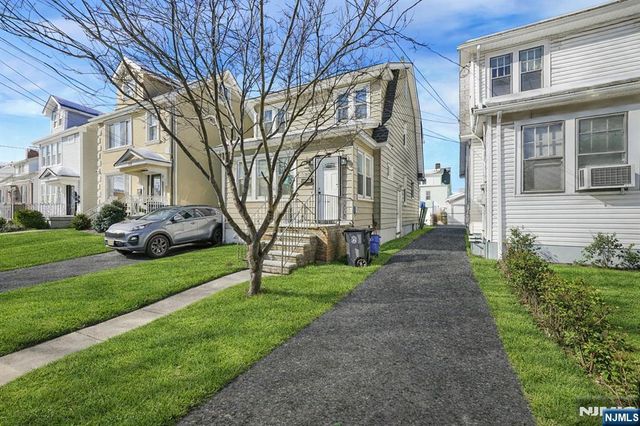 352 12th Street, Newark, NJ 07107