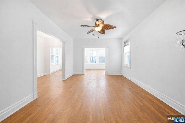 352 12th Street, Newark, NJ 07107