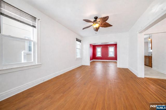 352 12th Street, Newark, NJ 07107