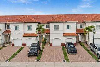 3530 NW 29th Court, Lauderdale Lakes, FL 33311