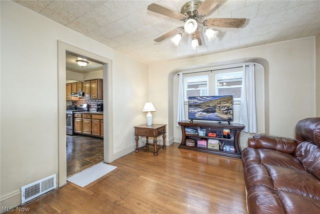 1407 Herberich Avenue, Akron, OH 44301