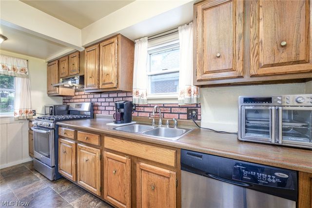 1407 Herberich Avenue, Akron, OH 44301