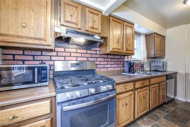 1407 Herberich Avenue, Akron, OH 44301