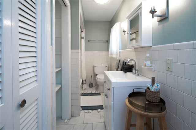 534 Aquidneck Avenue A, Middletown, RI 02842
