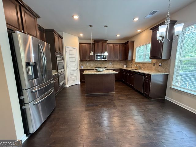 619 Oakville Trail, Hampton, GA 30228