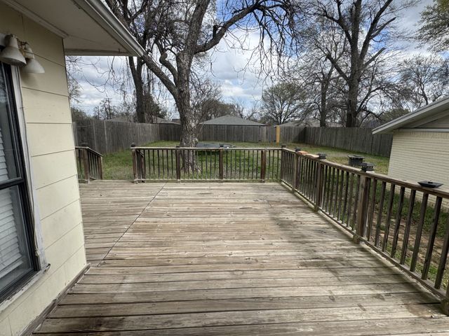 646 Fitzhugh, Paris, TX 75460