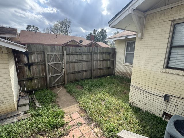 646 Fitzhugh, Paris, TX 75460