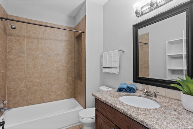 624 W AGARITA AVE, San Antonio, TX 78212