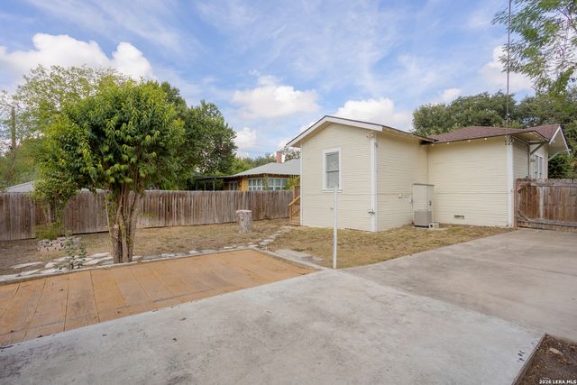 624 W AGARITA AVE, San Antonio, TX 78212