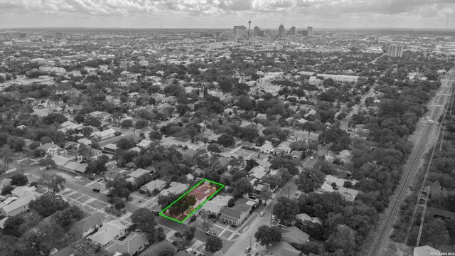 624 W AGARITA AVE, San Antonio, TX 78212