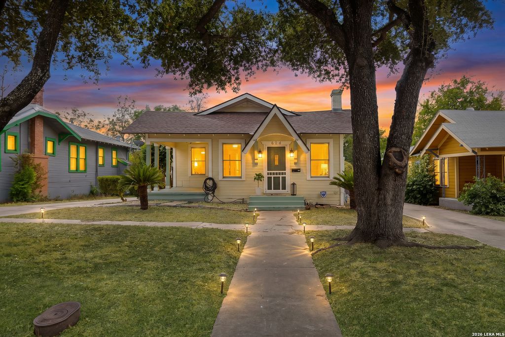 624 W AGARITA AVE, San Antonio, TX 78212