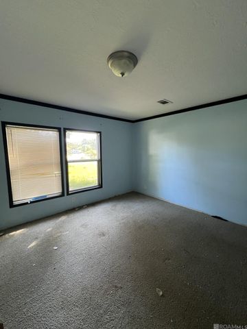 37985 Falcon Wood Dr, Denham Springs, LA 70706