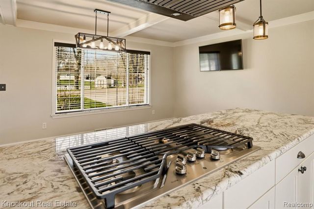 5936 Wellington Drive, Clarkston, MI 48346