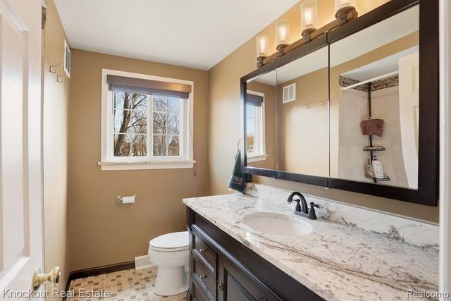 5936 Wellington Drive, Clarkston, MI 48346