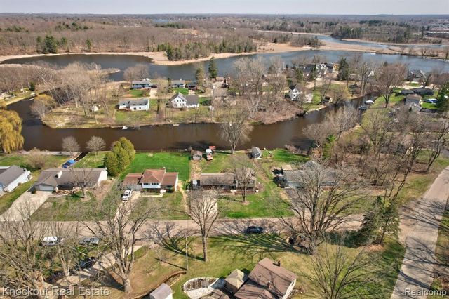 5936 Wellington Drive, Clarkston, MI 48346