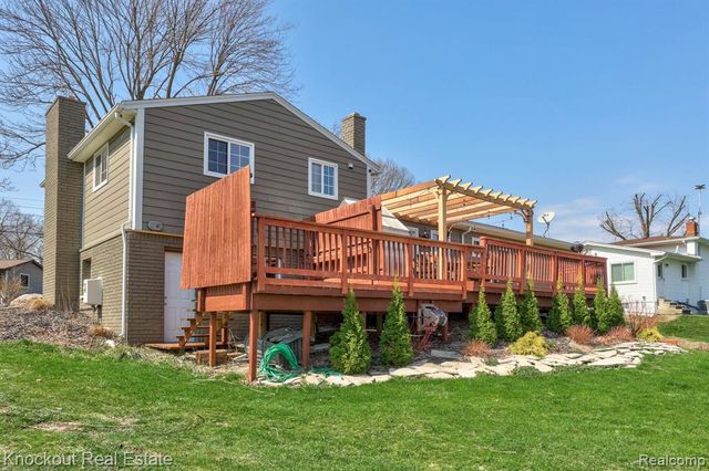 5936 Wellington Drive, Clarkston, MI 48346