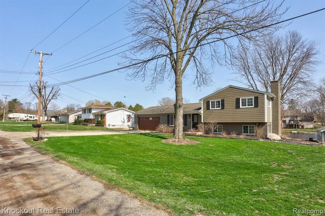 5936 Wellington Drive, Clarkston, MI 48346