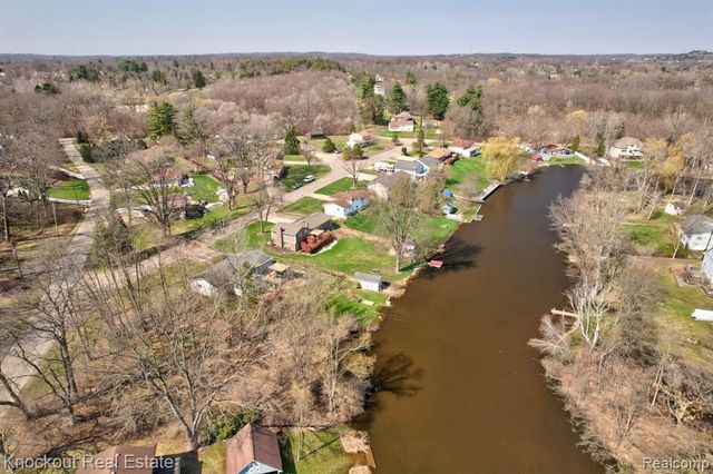 5936 Wellington Drive, Clarkston, MI 48346