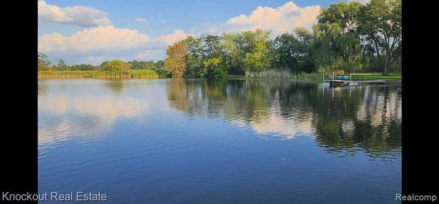 5936 Wellington Drive, Clarkston, MI 48346