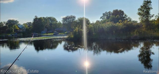 5936 Wellington Drive, Clarkston, MI 48346