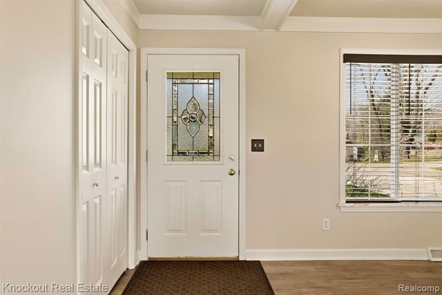 5936 Wellington Drive, Clarkston, MI 48346