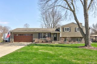 5936 Wellington Drive, Clarkston, MI 48346