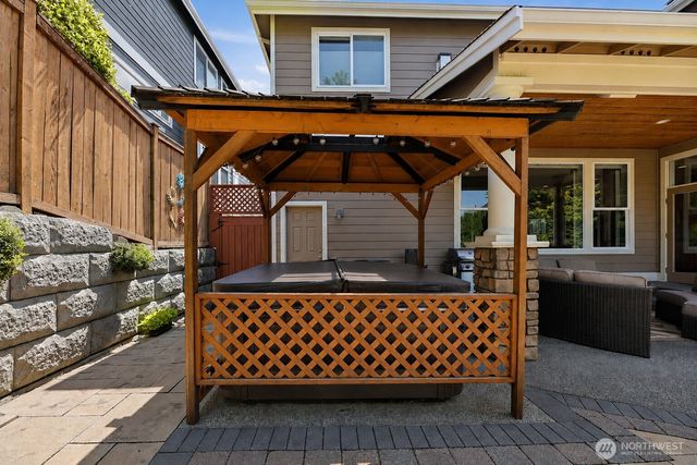726 S 38th Court, Renton, WA 98055