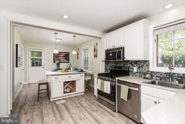 153 SHERIDAN RD, Hamilton, NJ 08619