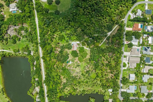 1210 TWIN LAKES AVENUE, Nokomis, FL 34275