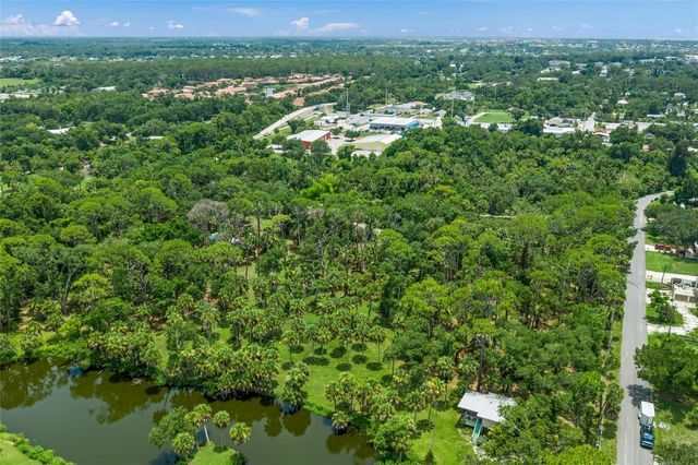 1210 TWIN LAKES AVENUE, Nokomis, FL 34275