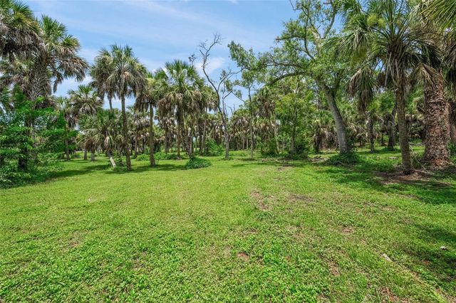 1210 TWIN LAKES AVENUE, Nokomis, FL 34275