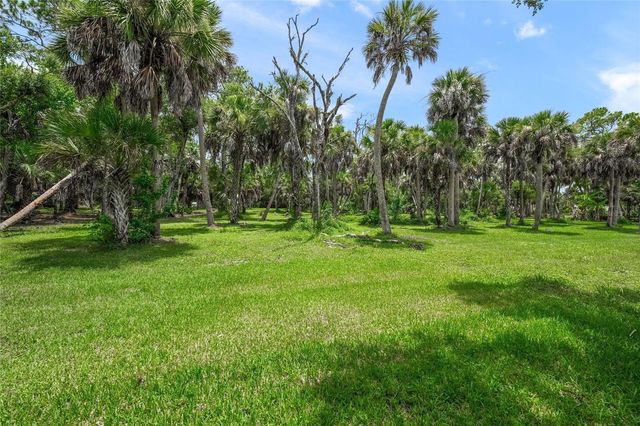 1210 TWIN LAKES AVENUE, Nokomis, FL 34275