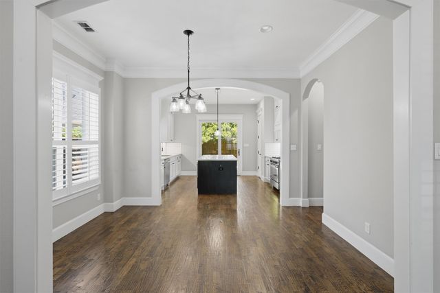 840 Edgefield Road, Fort Worth, TX 76107