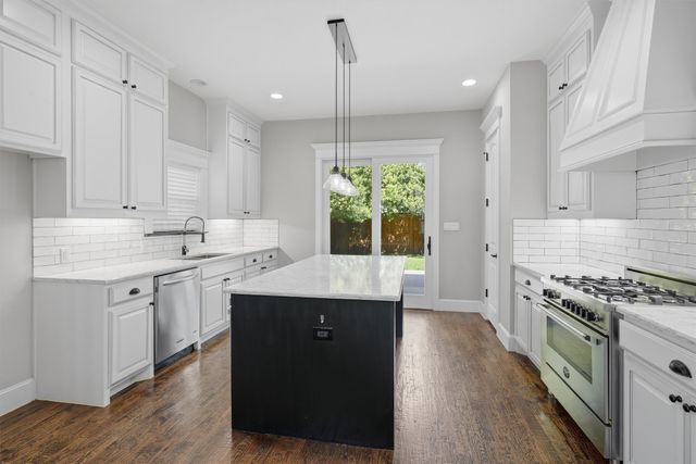 840 Edgefield Road, Fort Worth, TX 76107