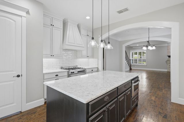 840 Edgefield Road, Fort Worth, TX 76107