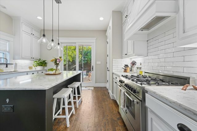 840 Edgefield Road, Fort Worth, TX 76107