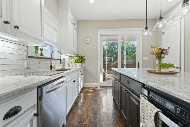 840 Edgefield Road, Fort Worth, TX 76107